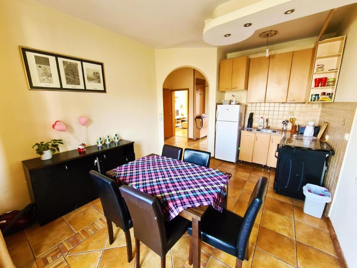 Fantazy Apartment Main Square Skopje Bagian luar foto