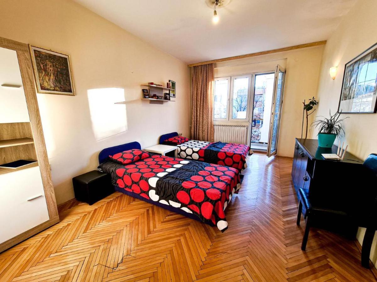 Fantazy Apartment Main Square Skopje Bagian luar foto