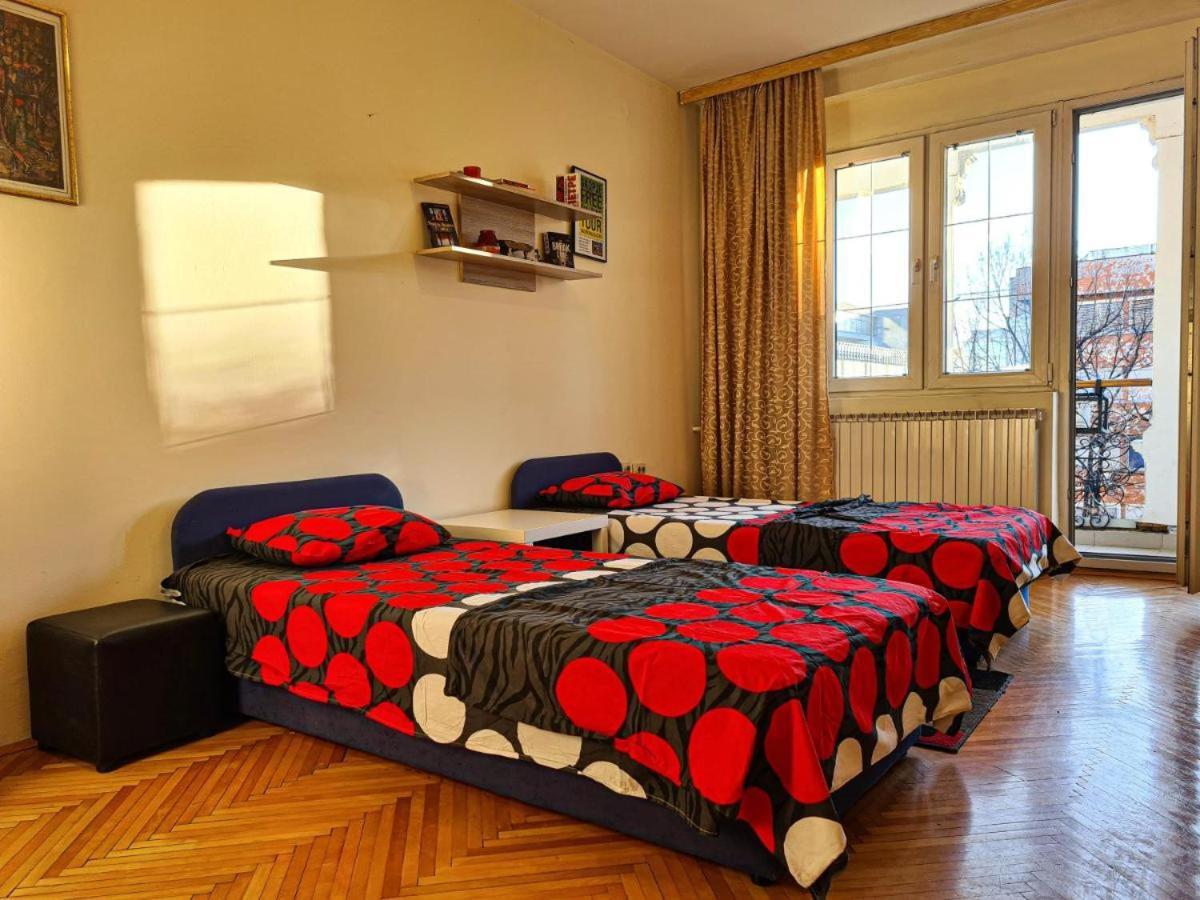 Fantazy Apartment Main Square Skopje Bagian luar foto