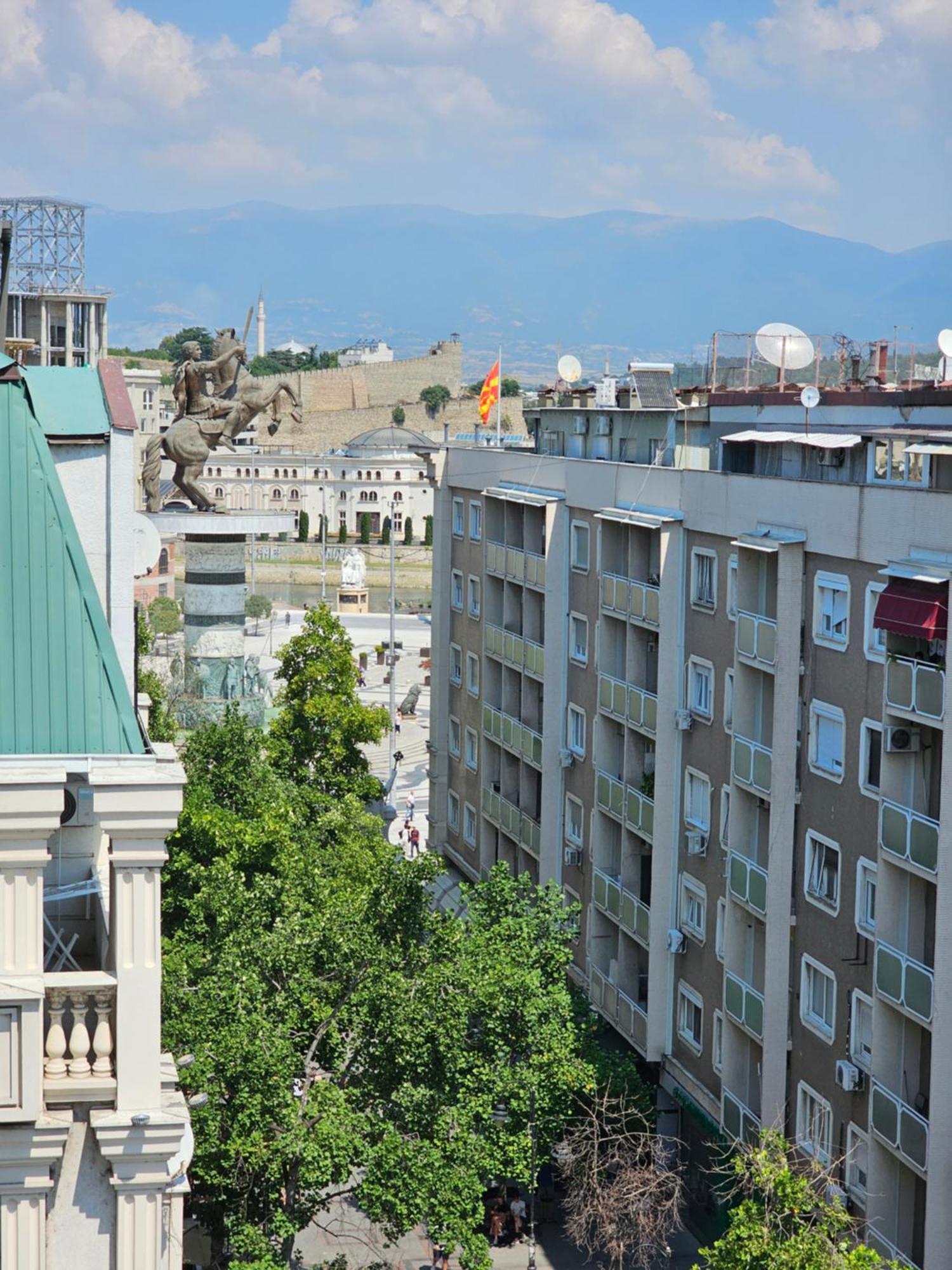 Fantazy Apartment Main Square Skopje Bagian luar foto
